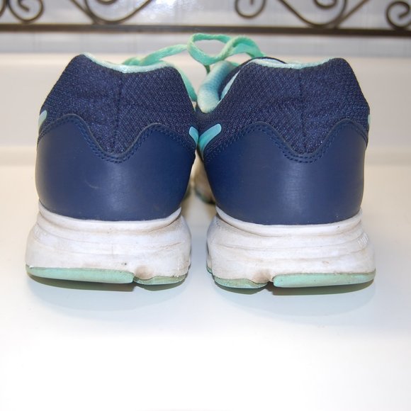 Nikes - Picture 4 of 6